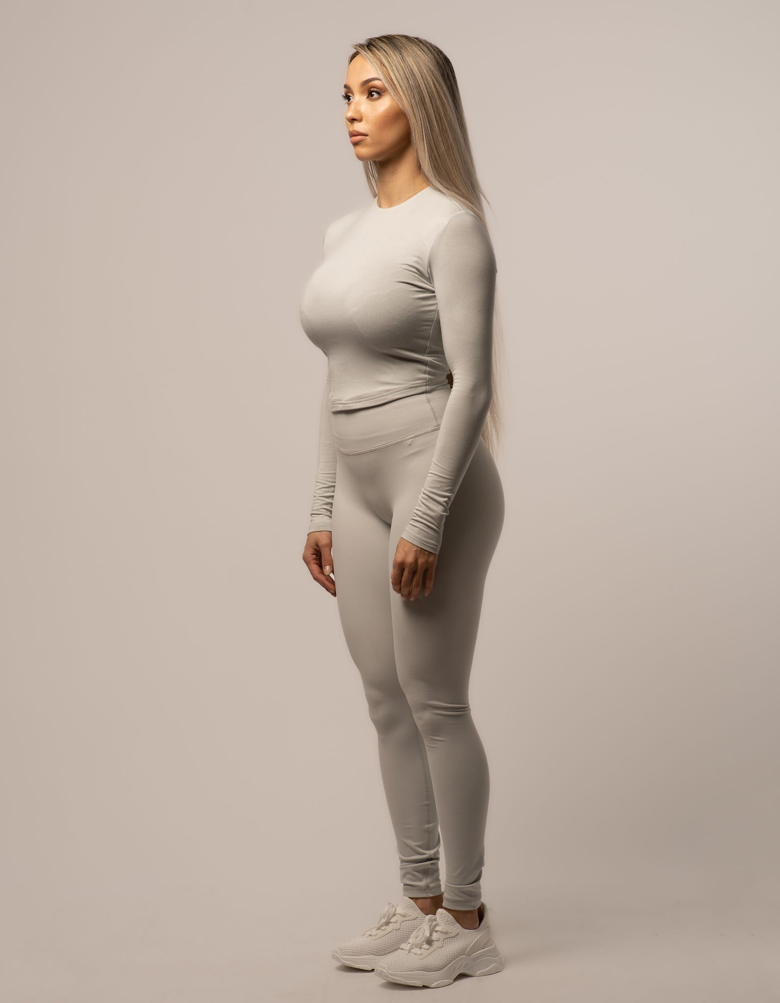 Essential Long Sleeve Round-Neck